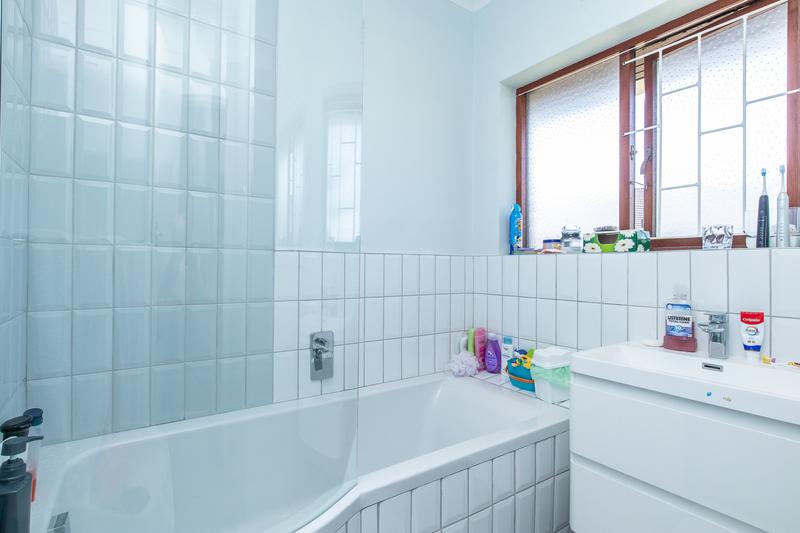 2 Bedroom Property for Sale in Bergvliet Western Cape